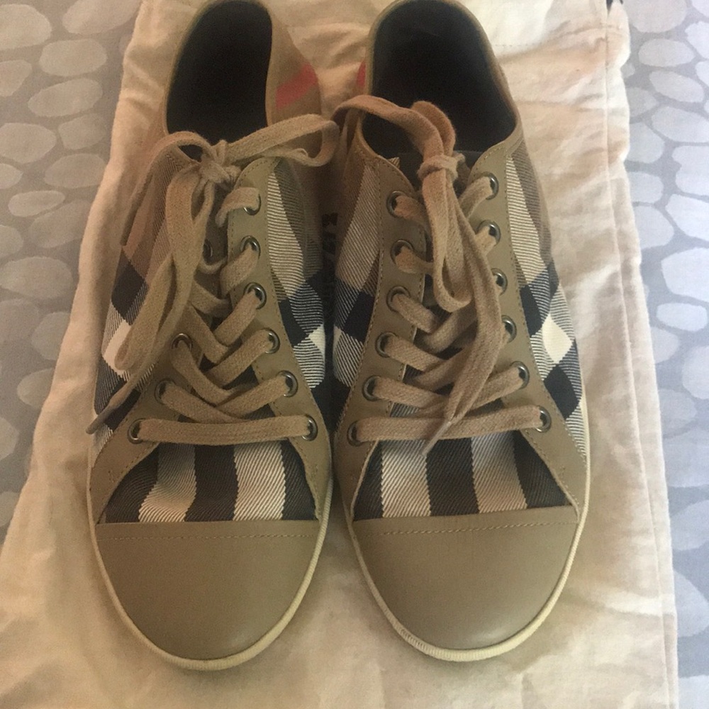 Size 40 - Women’s Burberry Sneakers